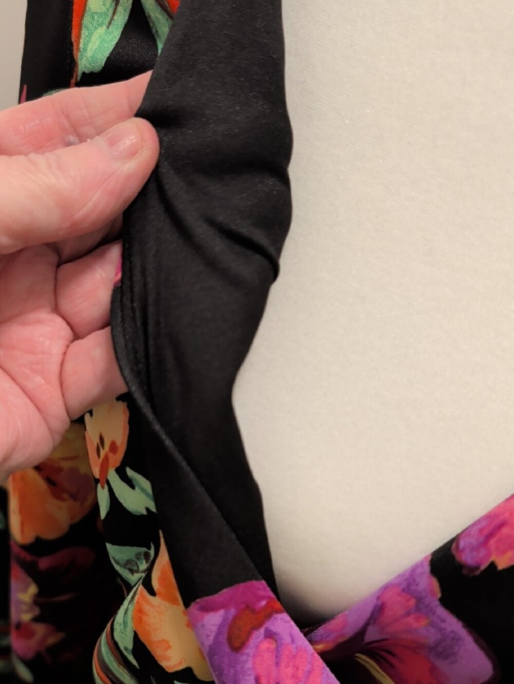 SIENA $128 NWT Size 4 Black Floral Wrap Dress with Orange & Purple Blooms - Picture 10 of 11